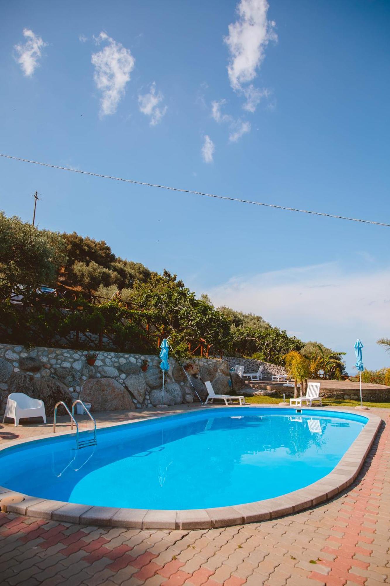 Calami - Villa Romeo - Private Apartments With Pool, Seaview & Olive Grove Santa Caterina Dello Ionio Marina Exterior photo